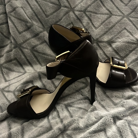 Brown heels - Picture 7 of 9